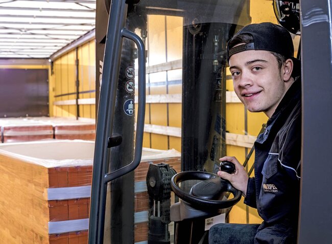 Du interessierst Dich für eine Ausbildung oder ein Praktikum?