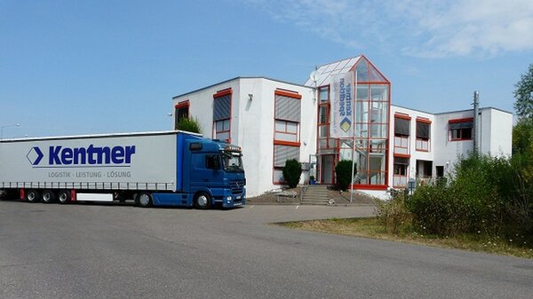 Kentner Standort Gebäude und LKW