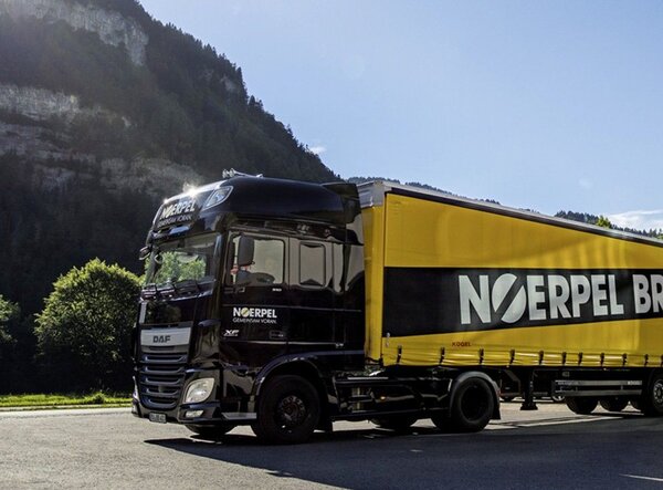Noerpel LKW vor einer Halle