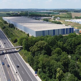Standort Giengen I Lagerhalle Luftaufnahme 